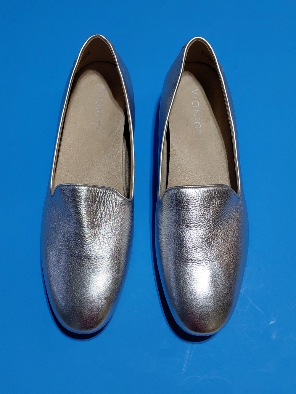 VIONIC  Women's Willa II Silver Leather Slip-On Loafers Size 11